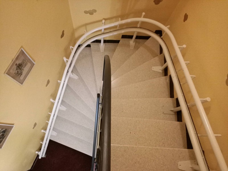 Monte-escalier reconditionné à Lunel