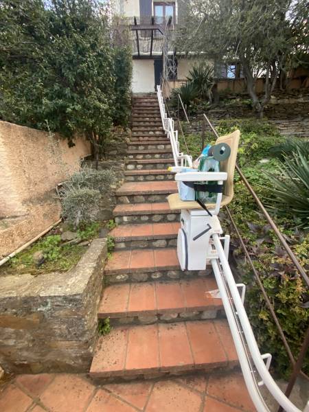 Monte-escalier extérieur 